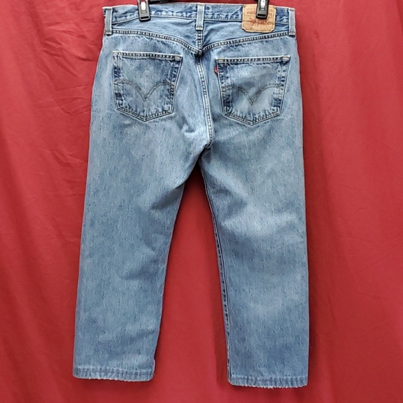 501 Levi's  button fly. - Picture 5 of 10